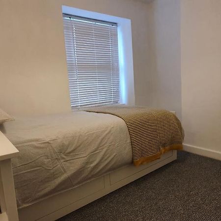 Quirky Cottage - Dogs Welcome Corsham Bagian luar foto