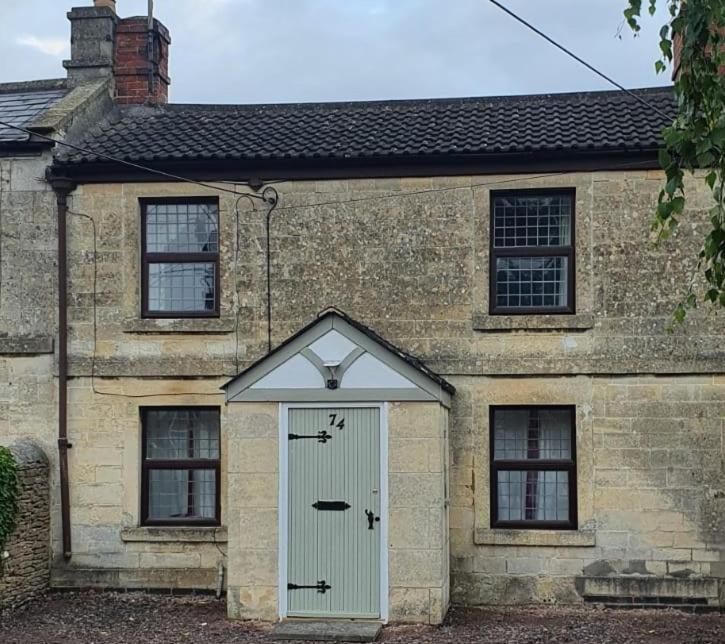Quirky Cottage - Dogs Welcome Corsham Ruang foto